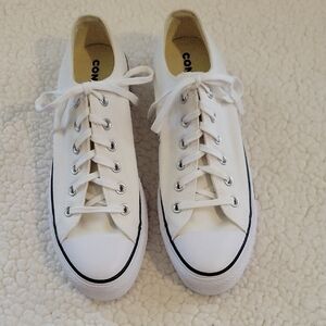 Converse Classic White Lace-Up Classic Lift Low-Top Sneakers